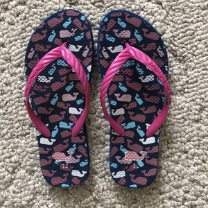 Vineyard Vines Girls flip flops size 12-13